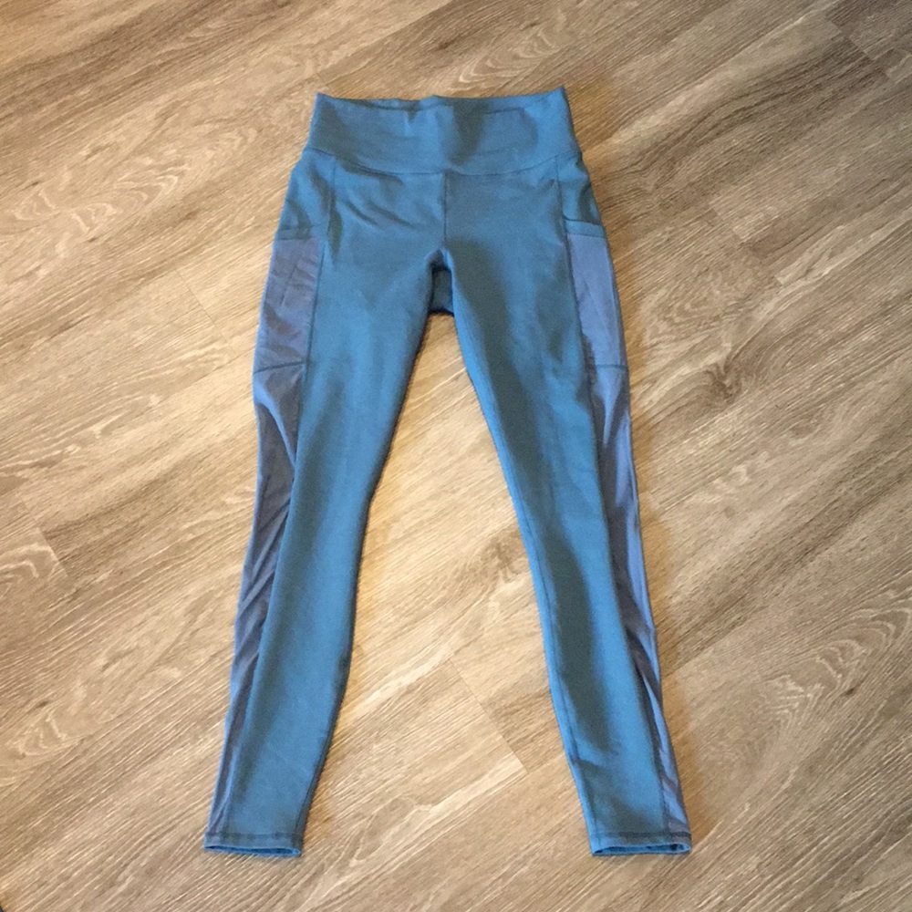 Fabletics Mila High-Waisted Pocket Legging Size M
